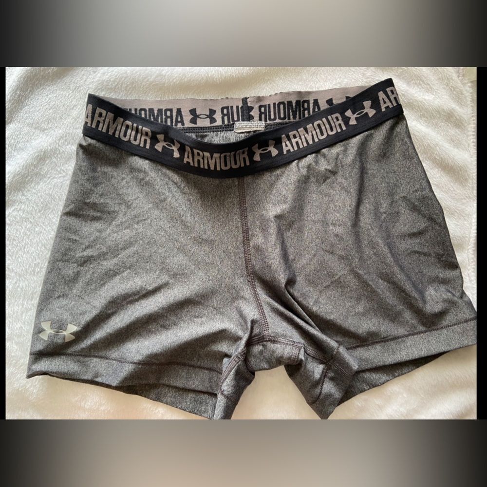 ARMOR SHORT ATHLETIC SHORTS SIZE S